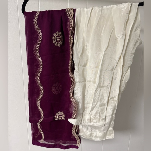 Agha Noor Elegant Purple and White Embroidered 3 Piece Suit - Picture 3 of 3